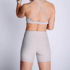 Shorts com Bolsos Mocaccino Nude - LIMONV! SPORT