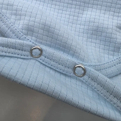 Conjunto BEBE INTERLOCK PIXEL CELESTE - Pequeño Panda