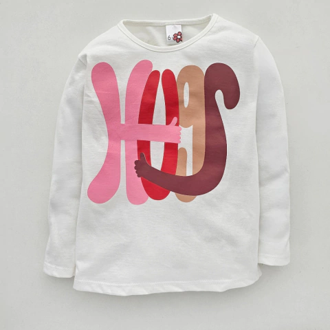 CAMISETA NIÑA ABRAZOS BLANCA - comprar online