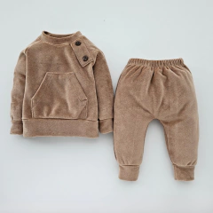 CONJUNTO BEBE PLUSH BOTON TOSTADO - comprar online