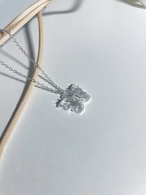 Collar Butterfly - cristal (CPMACR)