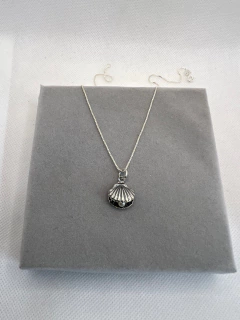 Colar 45 cm concha prata envelhecido. - comprar online