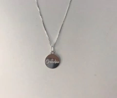 Colar 45 cm com placa gratidão . na internet