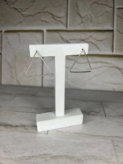 Brinco triângulo vazado G . - comprar online