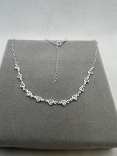 Choker corações em zircônia.