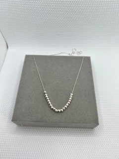 Colar Bolas. - comprar online