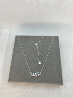 Colar AMOR com pedras. - comprar online