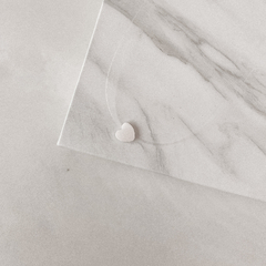 Colar fio de nylon coração em madrepérola. - comprar online