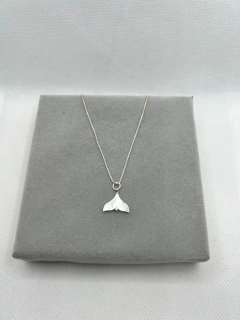 Colar 45 cm cauda em madrepérola P.