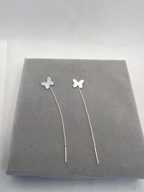 Brinco fio borboleta.