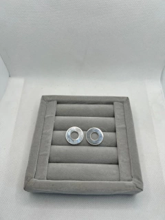 Brinco redondo espelhado . - comprar online