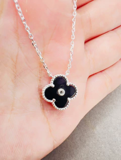 Colar trevo em ônix e prata 925. - carlapenteadopratas