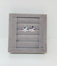 Brinco flor espelhada . - comprar online