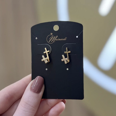 Brinco cruz cravejada - Banhado á Ouro 18k