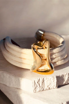 CHOKER LAGO ORGÂNICA DOURADA BANHADA. - Veluxo