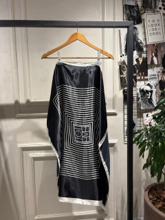 Lenço Quadrado - Loja Rohse Moraes