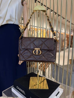 Bolsa Adore na internet