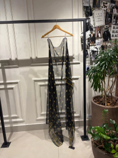 Lenço Golden na internet