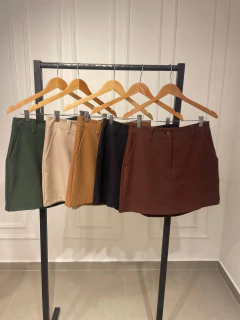 Short Saia Capri