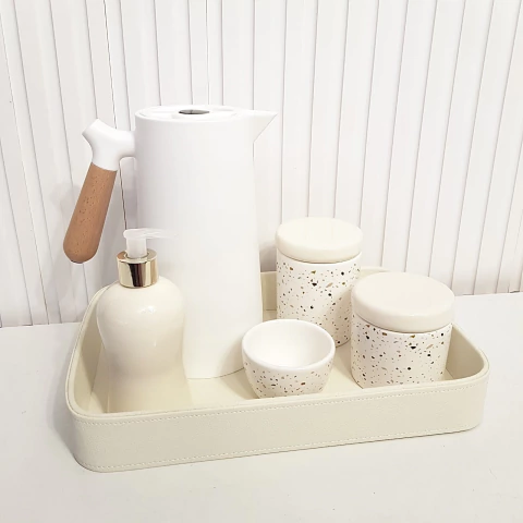 Kit Higiene Bebê 24x36cm Granilite Creme e Branco - bandeja Couro - comprar online