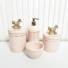 Kit Higiene Bebê - Conjunto Rosa Rosé com Filete Dourado + Cavalinho - comprar online