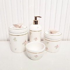 Conjunto Floral com Filete Dourado - aplique Borboleta - comprar online
