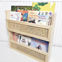 Prateleira 2 andares madeira pinus e palhinha indiana Oikos - KITCUTI BABY DECOR