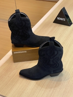 Schutz Bota Western S20769 0002 0008U - comprar online