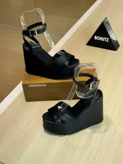 Schutz Anabela Preta Couro S22102 0001 0009U