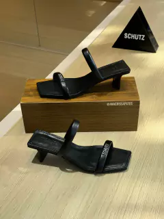Schutz Mule Preta duas tiras S22073 0004 0004U