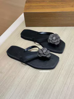 Brizza Arezzo Chinelo Preto Bico Quadrado Flor Strass