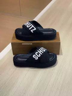 Schutz Sandália Plataforma Flatform Preta Confident Crochê Couro
