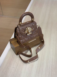 Schutz Bag Believe Couro Dark Caramel Alça Decorada Bolsa Abelha