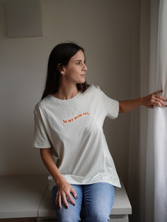 REMERA MOM ERA - TIZA en internet