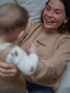 BUZO MAMÁ - BEIGE