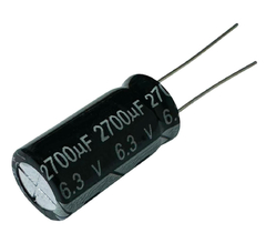 CAPACITOR ELETROLITICO 2700X6,3V - 2700UF X 6,3V - 105º GRAUS