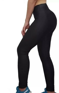 Calza Larga Lycra Mujer Tiro Alto Chupin Faja Modela (9) en internet