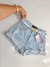 Short Mom Jeans Com Cinto Branco