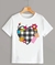 Camiseta Infantil ou Adulta - Coração Xadrez Preto - comprar online