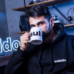 Caneca Subido na internet