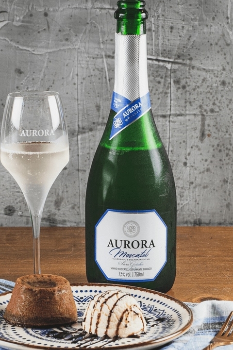 Vinho Nacional Branco Aurora Espumante Moscatel 750ml - comprar online