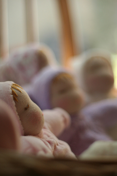 Sleeping Baby de plush de algodón - Amanda juguetes para imaginar