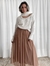 Blusa tricot off white gola alta com recorte - HIT na internet