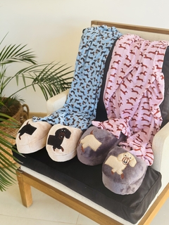 Salchipantuflas beige perro negro - comprar online