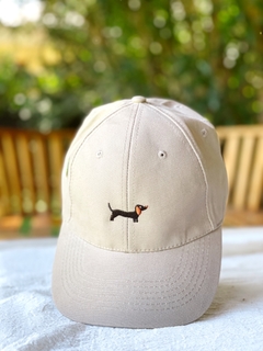 Gorra beige salchi negro - comprar online