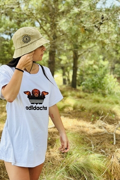 Salchiremera Adidachs en internet