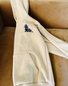 SALCHIBUZO oversize beige de perro arlequin negro. - tienda online