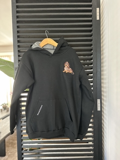 SALCHIBUZO oversize negro de perro arlequin marrón. - The salchi store