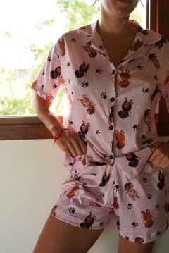 Salchipijama camisa/short rosa.