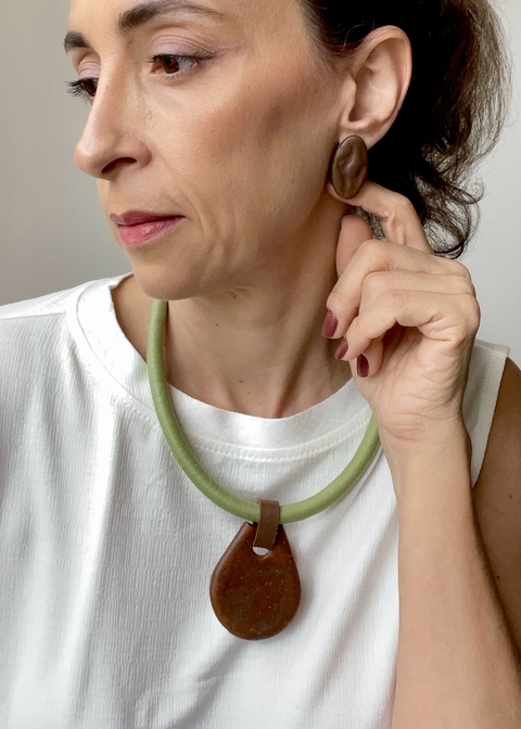 Conjunto brinco e colar Iasmin - comprar online